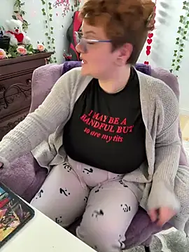 CurvesNChaos Show in webcam