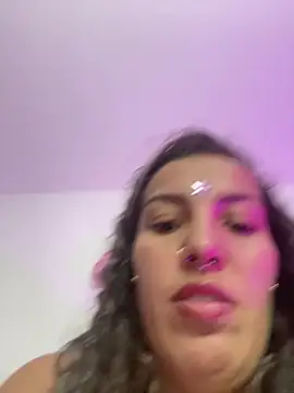 Chat +18 de ISIS17_EF ao vivo