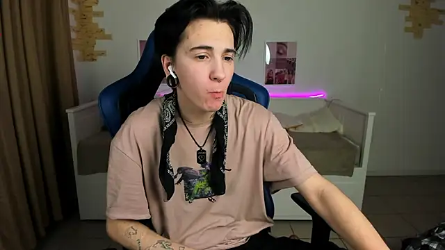 RayTaylorr লাইভ XXX চ্যাট