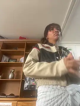 Chat +18 de LauraAristizabal ao vivo