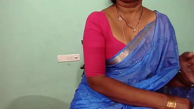 Chat +18 de shrutitelugu69 ao vivo