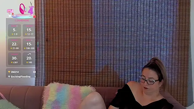 ariana_cross: онлайн-секс-чат