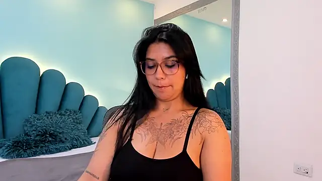 sharlott18 Live XXX-Chat