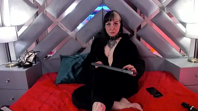 Ravenna666_ Chat XXX live