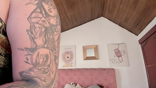 CelessteRedds Show in webcam