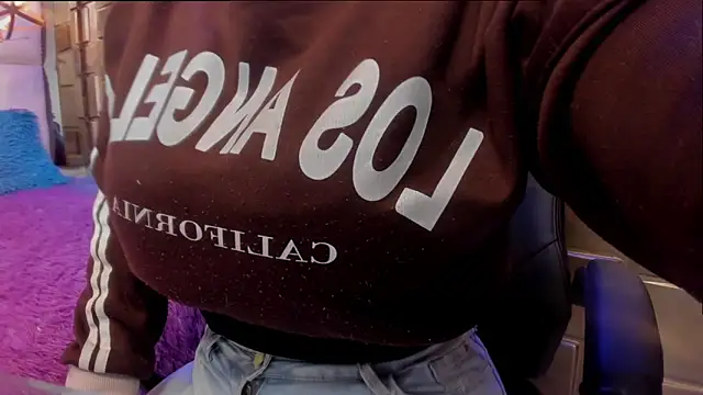 Chat XXX ao vivo de Nara_belen