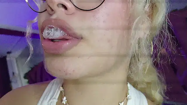 Haelycute élő XXX-chatje