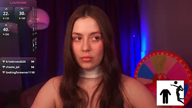 Онлайн чат XXX EmiliyaRoude