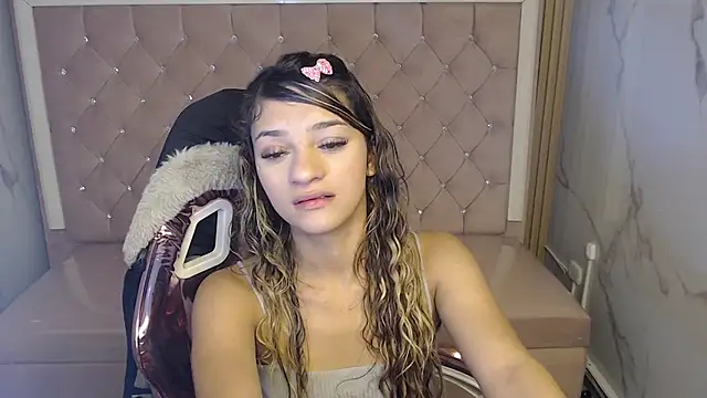 Chatroom XXX en direct de Laurita_b