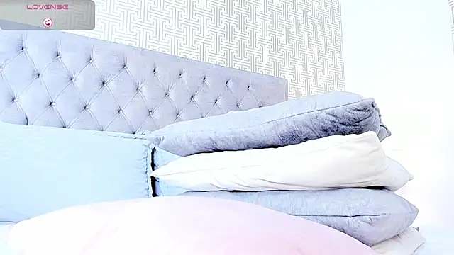 AriRobert_ live XXX chat