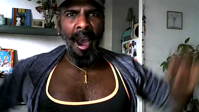 frenchblackc31: онлайн-секс-чат