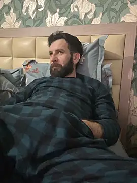 Michel_huge's Webcam Show