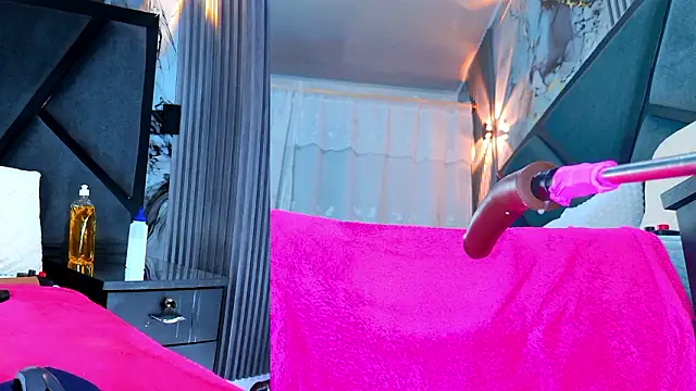 NathaxaLeans: διαδικτυακό σόου στην κάμερα