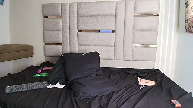 Онлайн чат XXX LittlePeach_