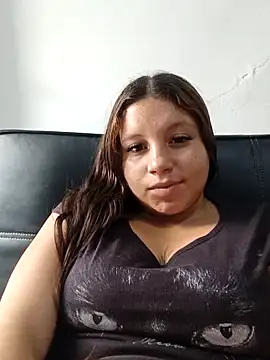 Virgin-Totona's Live XXX Chat