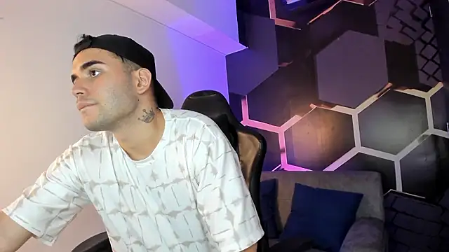 MatheoSoler: онлайн-секс-чат