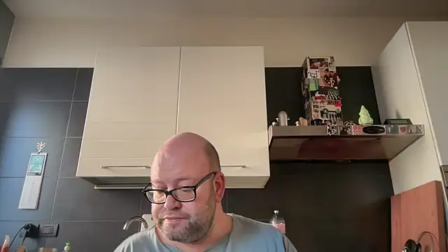 Živý XXX chat theitalianbear