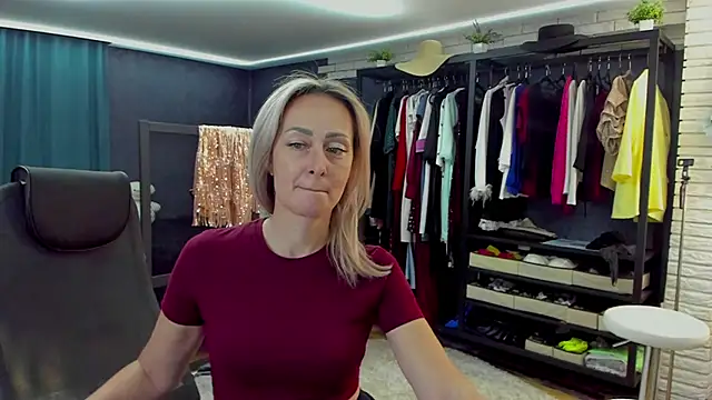 Julia_Cherry_ 即時 XXX 聊天