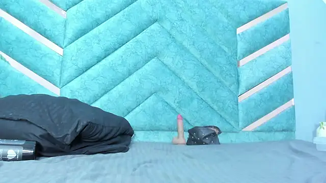 AngelineJolie Chat XXX in diretta