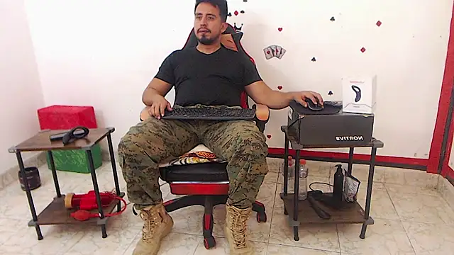 XXX chat uživo modela KalethBigDick