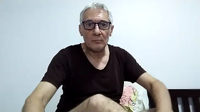 BIGUNCUTHARDCOCK 现场XXX聊天