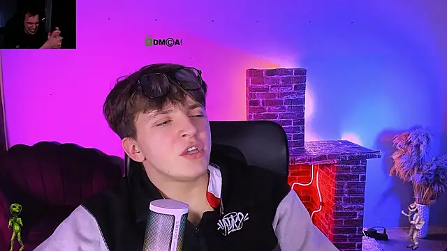 Chat +18 de travis_wolf_ ao vivo