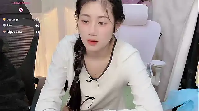 Yvonne-07 Webcam Show