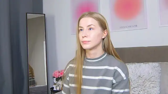 VioletiSwone élő XXX-chatje