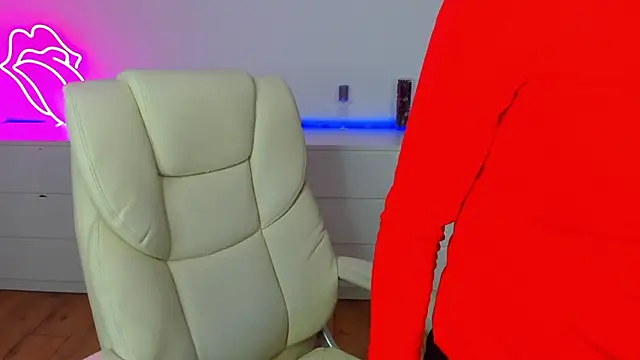 Alina_Blonde Chat XXX live