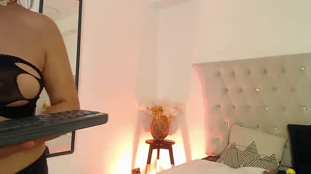 GloryShine live XXX chat