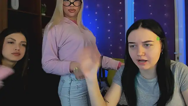 miki_ti – Kamerová šou