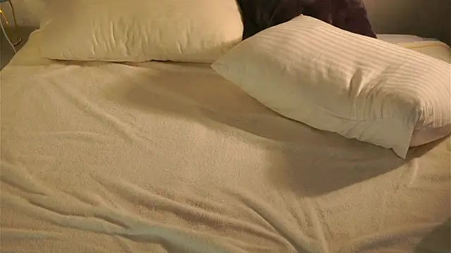 MelodyBaur élő XXX-chatje