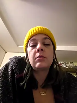 Drowning667 Show in webcam