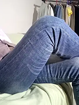 Saysomething3 Show in webcam