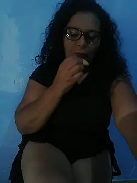 Amarantha25 élő XXX-chatje