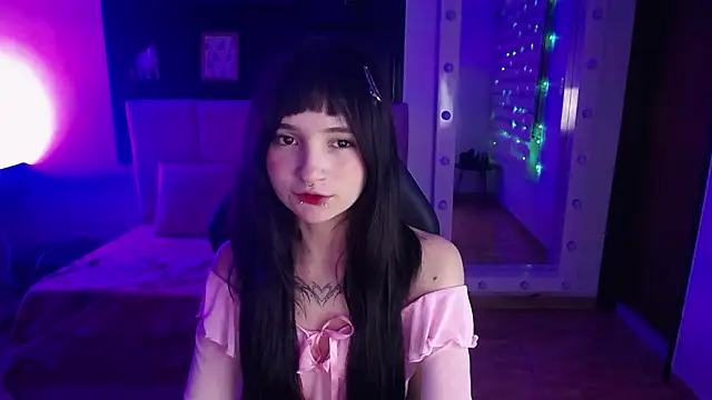 _Charlotte_Collins_ Adlı Modelin Canlı XXX Sohbeti