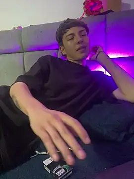 XXX chat uživo modela NaytonFreeman