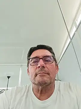 phil_truck_exhib Adlı Modelin Web Kamerası Şovu