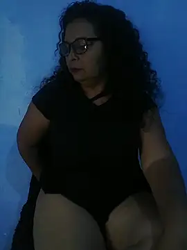 Pokazy przed kamerką – Amarantha25