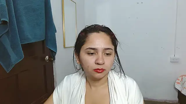 Thalian live XXX chat