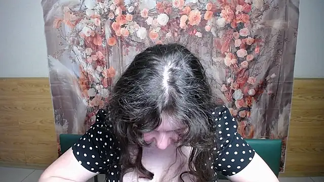 NeonilaLisova 现场XXX聊天