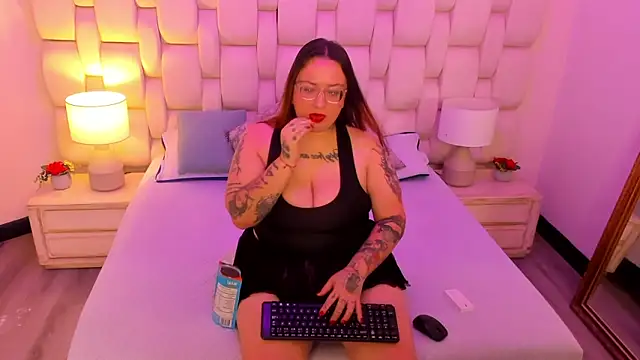 Chat XXX Live MiaYMolly
