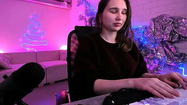 TessaMill 现场XXX聊天