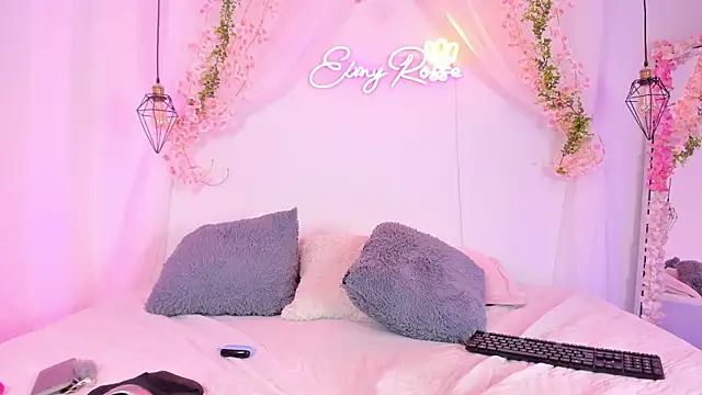 eimi_rosse18 Chat XXX live