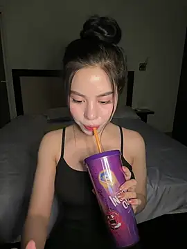 -katinat-'s Webcam Show