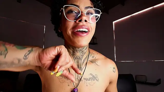 Chat +18 de Canela_Osada_ ao vivo