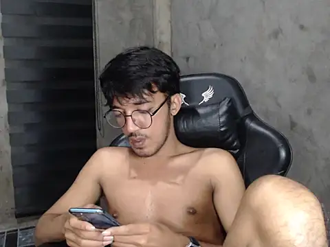 RowyCamのライブXXXチャット