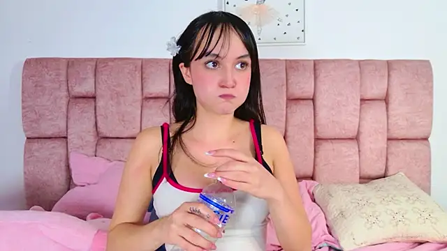 LolaYun Adlı Modelin Canlı XXX Sohbeti