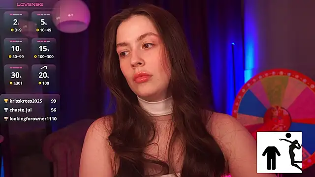 Онлайн чат XXX EmiliyaRoude