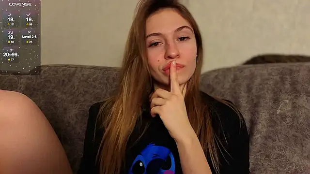 LovelyKatea Adlı Modelin Canlı XXX Sohbeti